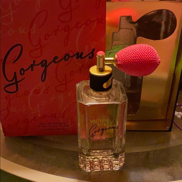 Victoria’s Secret gorgeous - Picture 3 of 7